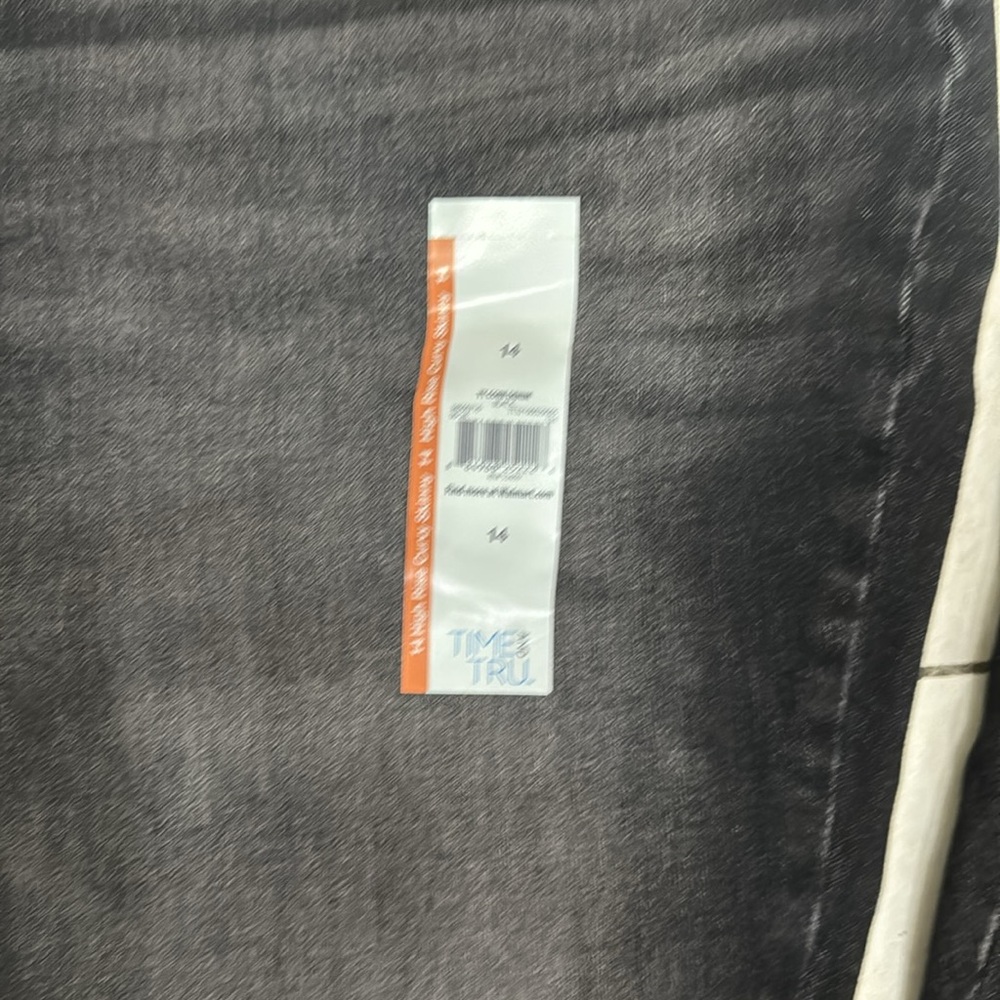 2 pants  Time And Tru High Rise Curvy Skinny Women's size 14 Black Denim Jeans - Picture 6 of 10